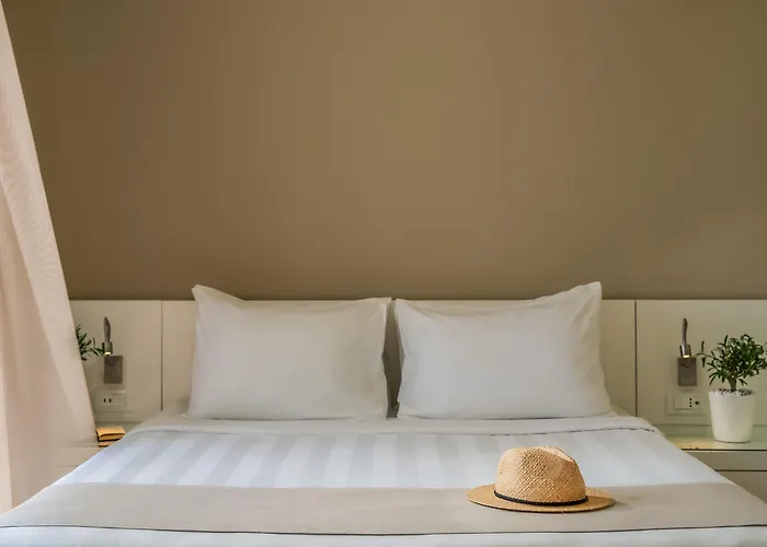 Village & - Adults Only 린도스