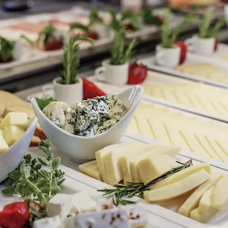 Village & - Adults Only 5* לינדוס