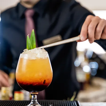 מלון Village & - Adults Only לינדוס