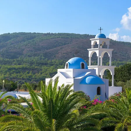 מלון Village & - Adults Only